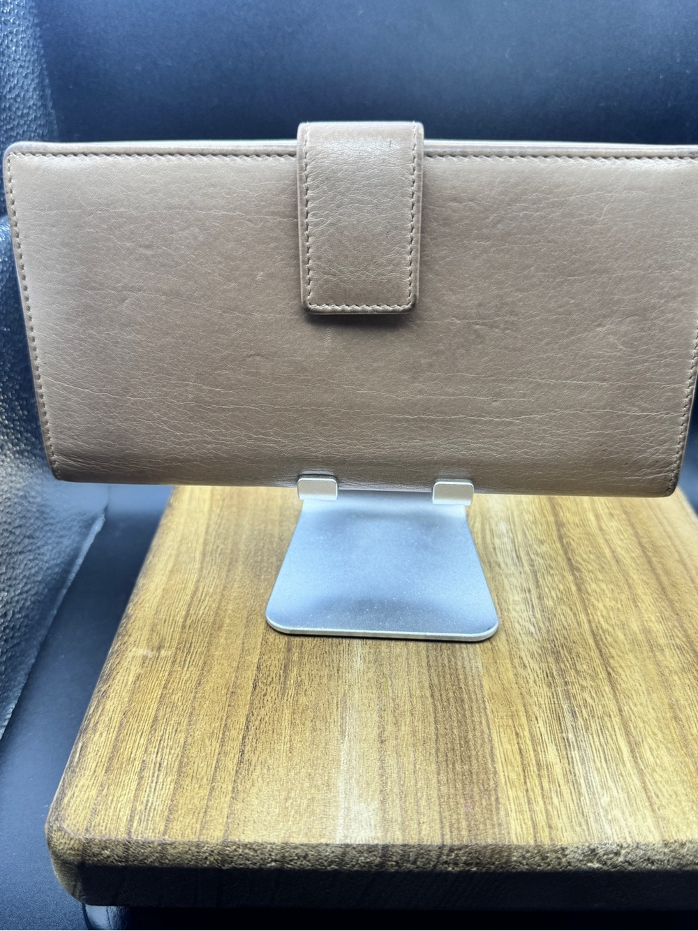 Gucci Brown Leather Large Wallet with Silver-Tone Logo Plaque - Picture 5 of 10